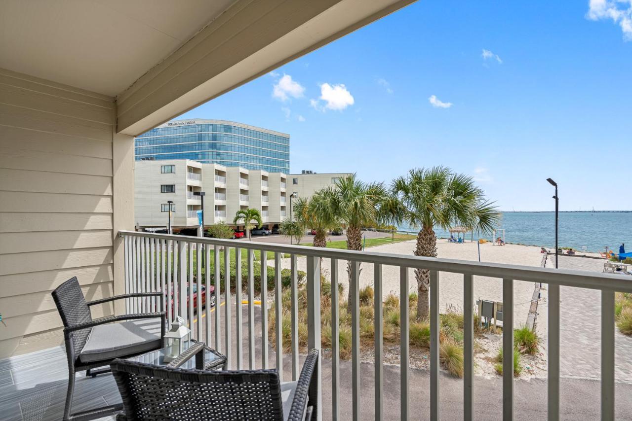 Bay Views From Your Balcony Beach Resort 탬파 외부 사진
